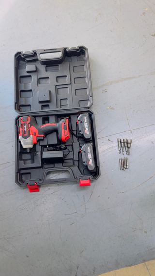 Taladro Inalámbrico con Baterías y Cargador