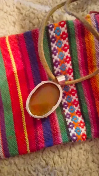 Colgante de ámbar y plata