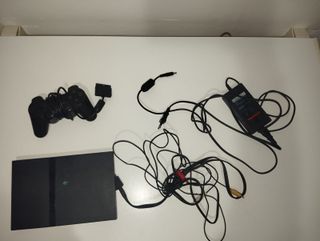 PS3 Slim Negra + 3 Mandos +  8Juegos + PS2+MANDO