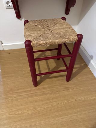 Escritorio de pared con banco