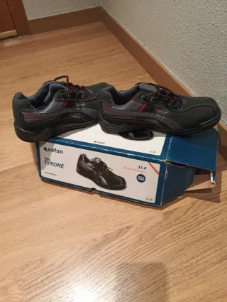 Zapatos de seguridad Cofan Tyrone negros y rojos