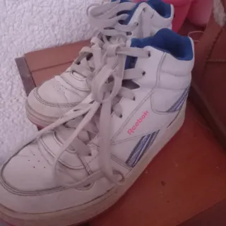 Botas y deportivas niña