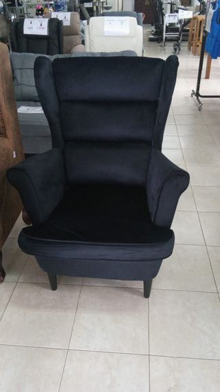 Sillón de terciopelo negro