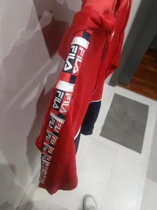 Sudadera Fila Roja y Azul con Capucha