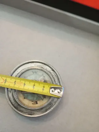 Bussola antica in peltro