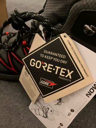 Salomon Daintree MID GTX 46 2/3 NUEVAS