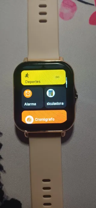 Smartwatch Beige y Dorado