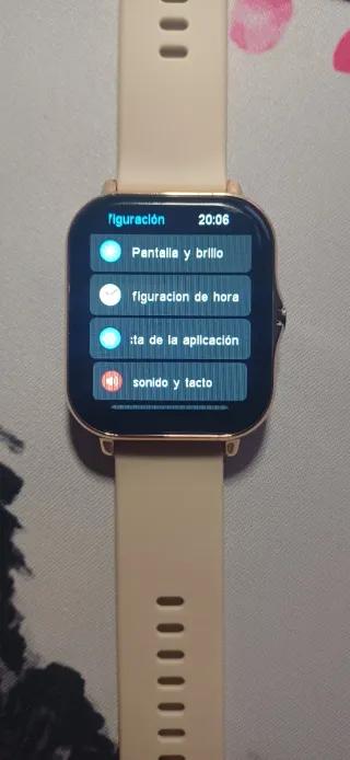 Smartwatch Beige y Dorado