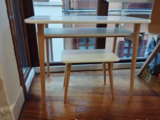 Splendido scrittoio e sgabello per bambini