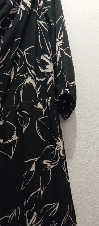 Vestido Bpc Selección floral negro