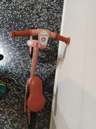 Bicicleta de equilibrio infantil rosa
