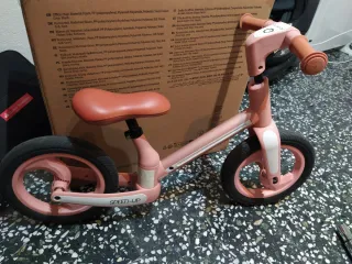 Bicicleta de equilibrio infantil rosa