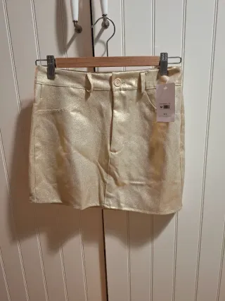 Minifalda dorada preciosa talla M a estrenar