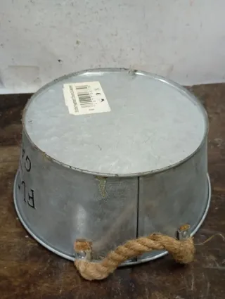 LIQUIDACIÓN 2026 Cesta metálica Flowers & Garden