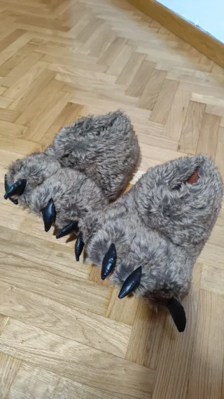 Zapatillas de oso beige y marrón