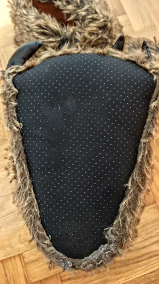 Zapatillas de oso beige y marrón