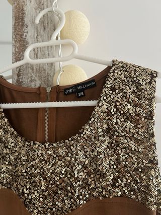 Vestido marrón con lentejuelas doradas talla S/M