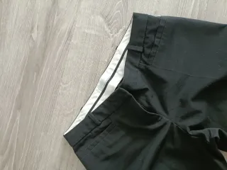 Sudadera Reebok Blanca y Pantalón Negro