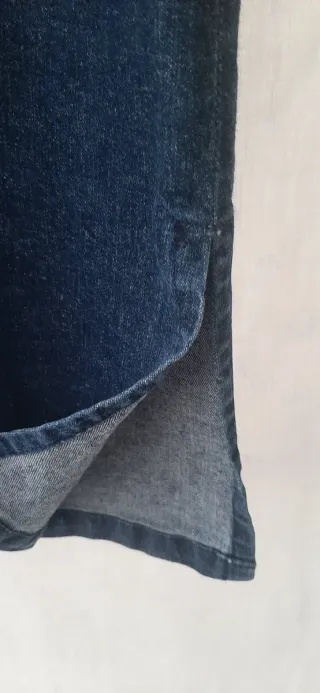 Falda vaquera midi con aberturas