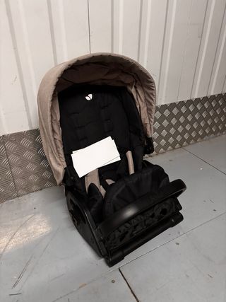 Capazo Joie Ramble XL y Silla Coche Bebé