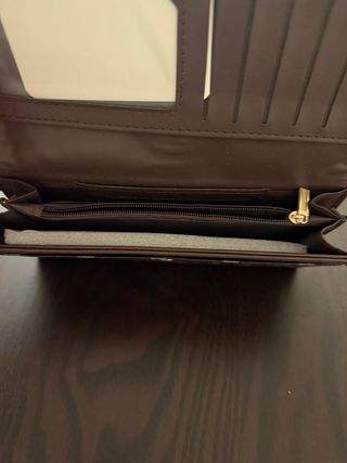 Portafoglio donna marrone con logo dorato