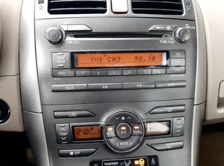 Toyota 1105428 centralita airbag 8917002560 auris