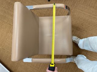 Silla italiana cantilever cromada – tapizado beige