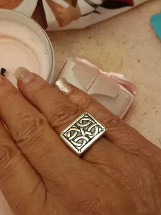 Anillo plateado diseño celta