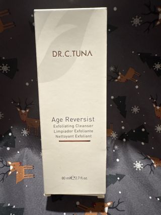 Dr. C. Tuna Age Resist Limpiador Exfoliante.