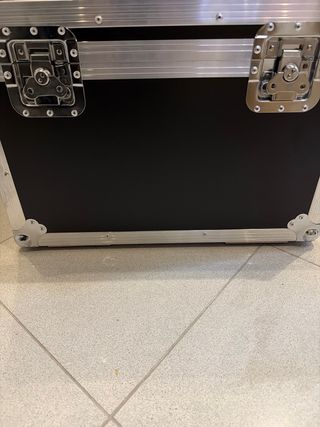 Maleta de transporte con ruedas