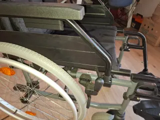 Silla de ruedas articulada cómo nueva