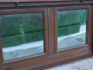 Ventana color nogal 120x80cm