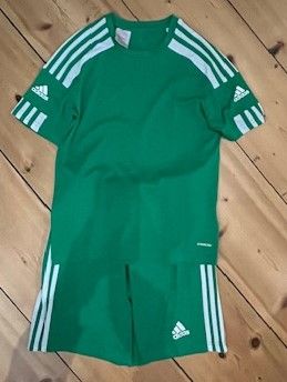 Completino Adidas. 12 anni