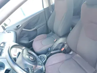 SEAT altea 1.9 105 CV TDI con pegatina  2006