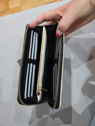 Billetera Purificación García Beige y Negra