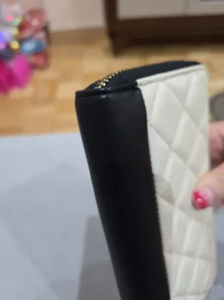 Billetera Purificación García Beige y Negra