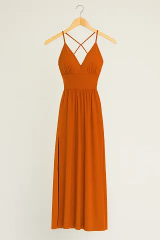 Vestido largo naranja con abertura, para fiesta