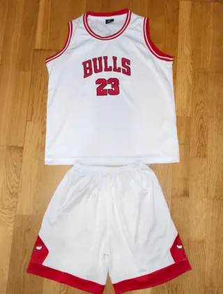 Conjunto Camiseta y Pantalón Bulls 23