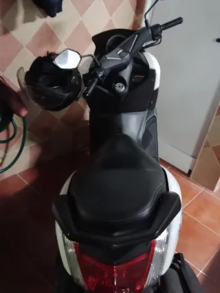 Yamaha NMAX 125 Scooter