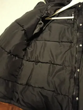 Cazadora Lefties negra con capucha