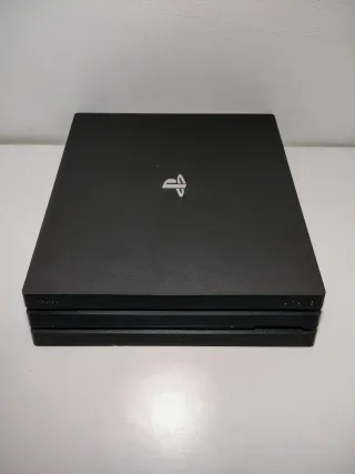 PlayStation 4 Pro 1TB Con Controller e Cavi