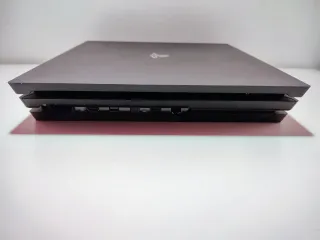 PlayStation 4 Pro 1TB Con Controller e Cavi