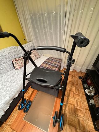 Tacatá andador para persona con movilidad reducida