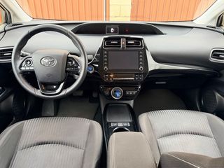 Toyota Prius Plugin 2021