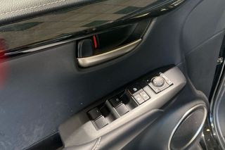 Lexus NX 2.5 300h Business Navigation 2WD