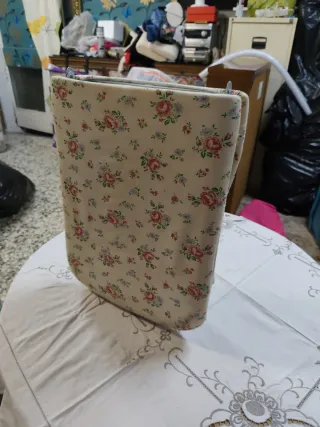 Mesa de planchar plegable floral