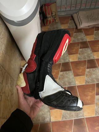 Botas de moto Berik rojas y blancas