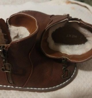 Botas niña pelo interior T. 24/5 Marca Next.