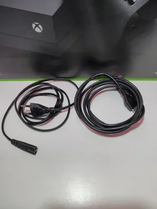 Xbox One X 1TB + Controller + Batman Arkham Knight