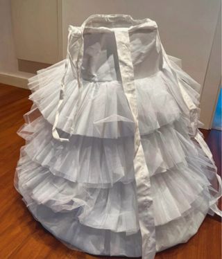 Cancán de fallera seminuevo.